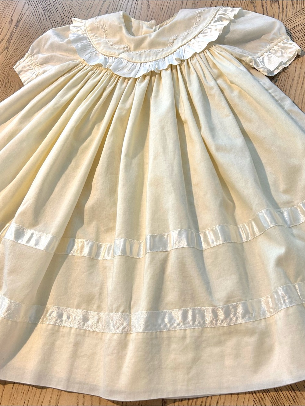 Vintage Strasburg Ivory Lace Heirloom portrait dress size 24 Months